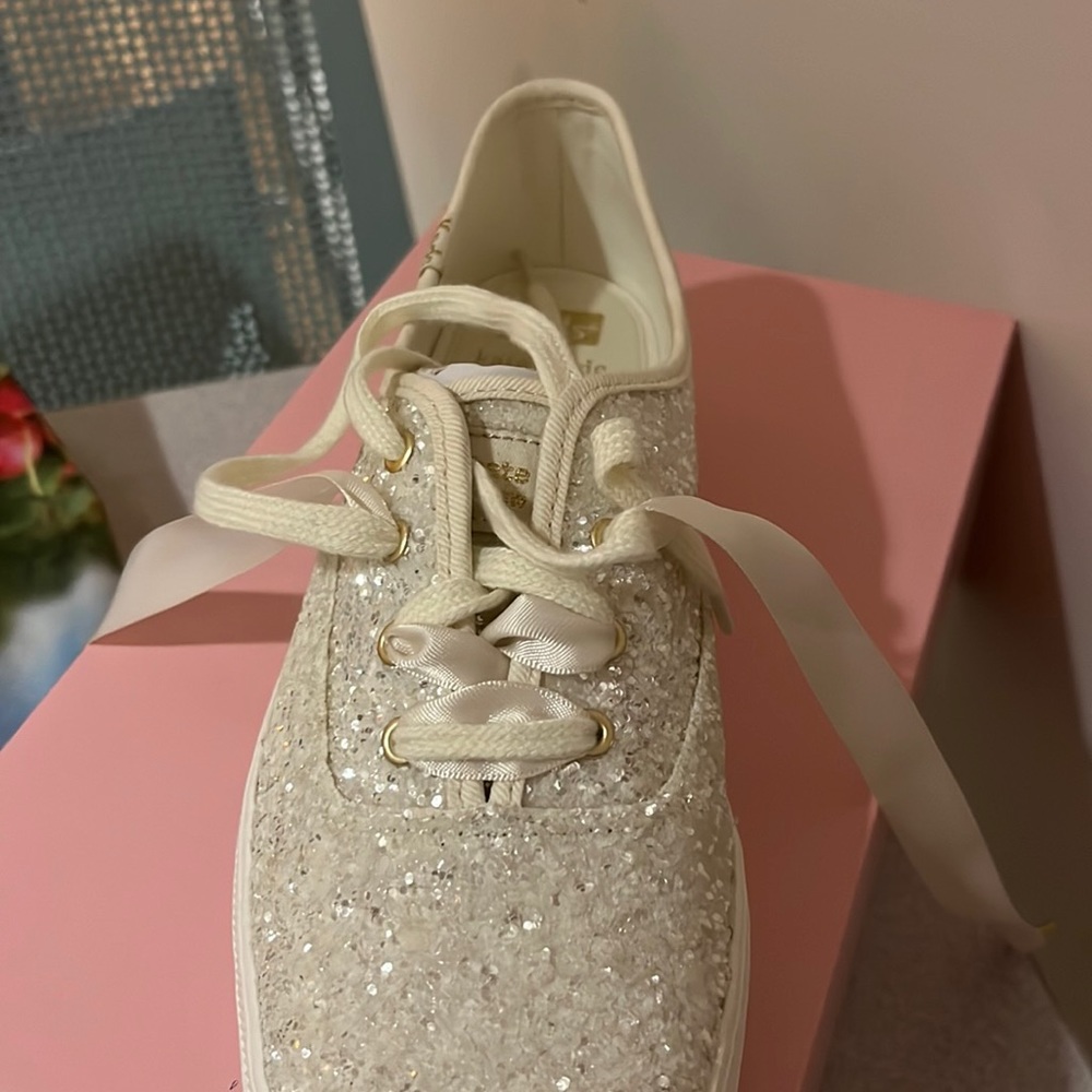 Elegant Cream Glitter Sneakers